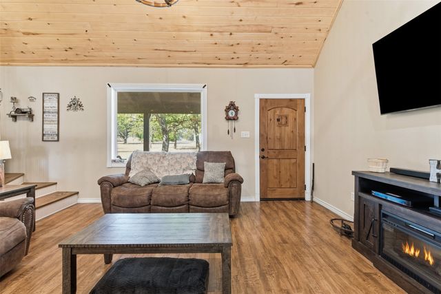 894 Hcr 1429, Covington, TX 76636