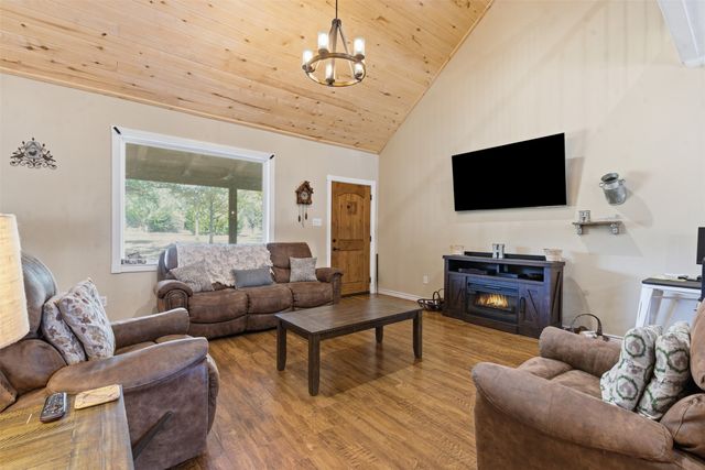 894 Hcr 1429, Covington, TX 76636