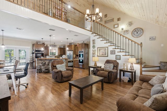 894 Hcr 1429, Covington, TX 76636