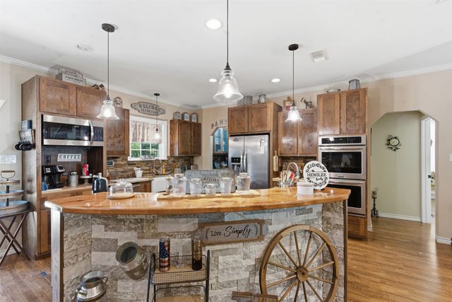 894 Hcr 1429, Covington, TX 76636