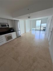 92 SW 3rd St 3909, Miami, FL 33130