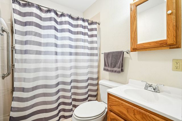 2833 Magnolia Drive, Bettendorf, IA 52722