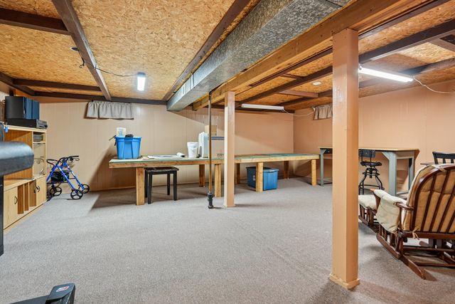 2833 Magnolia Drive, Bettendorf, IA 52722