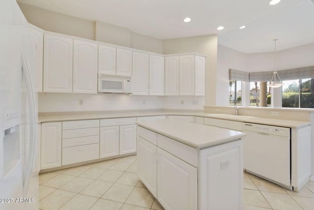 5839 W DEL LAGO Circle, Glendale, AZ 85308