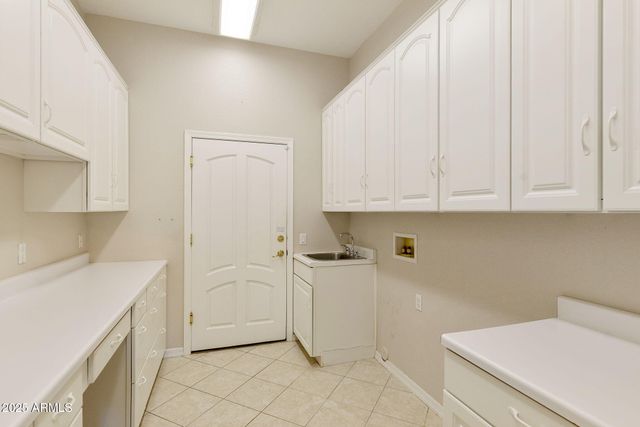 5839 W DEL LAGO Circle, Glendale, AZ 85308