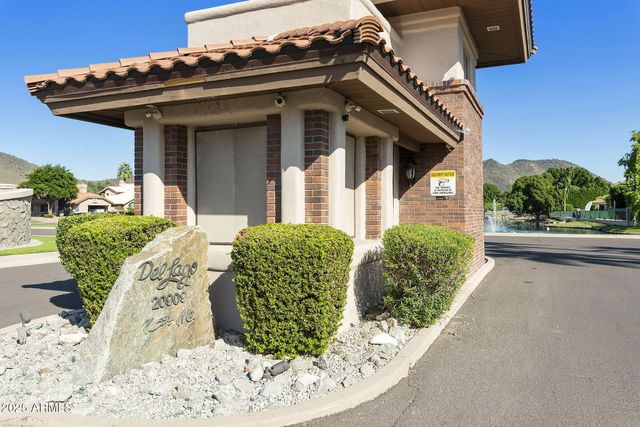 5839 W DEL LAGO Circle, Glendale, AZ 85308