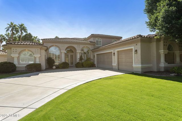 5839 W DEL LAGO Circle, Glendale, AZ 85308