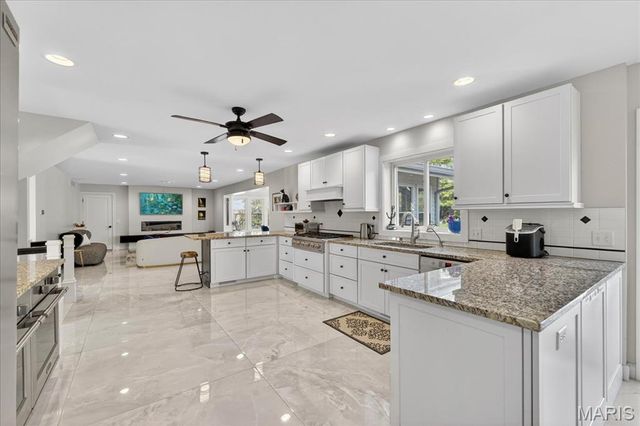 1324 Brynnwood Drive, Ladue, MO 63124