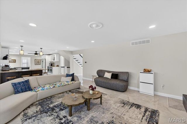 1324 Brynnwood Drive, Ladue, MO 63124