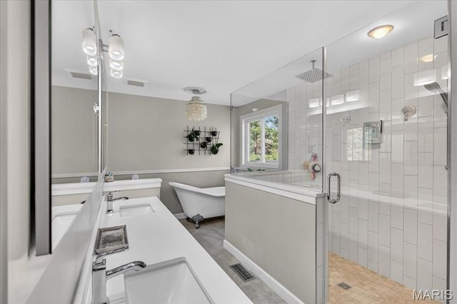 1324 Brynnwood Drive, Ladue, MO 63124