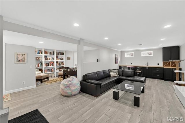 1324 Brynnwood Drive, Ladue, MO 63124