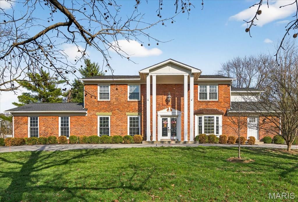 1324 Brynnwood Drive, Ladue, MO 63124