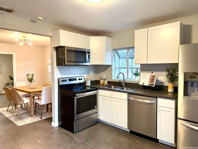 102 ANTRIM DR, San Antonio, TX 78218