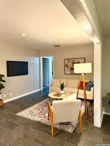 102 ANTRIM DR, San Antonio, TX 78218