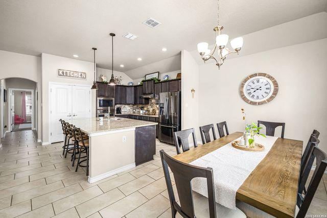 117 Fairway, Floresville, TX 78114