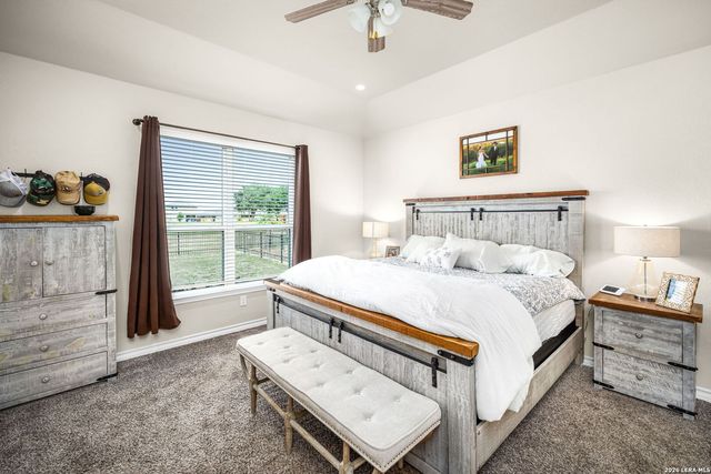 117 Fairway, Floresville, TX 78114