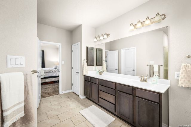 117 Fairway, Floresville, TX 78114