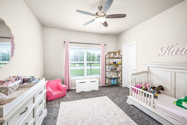 117 Fairway, Floresville, TX 78114
