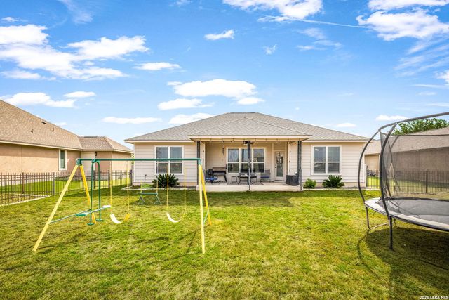 117 Fairway, Floresville, TX 78114