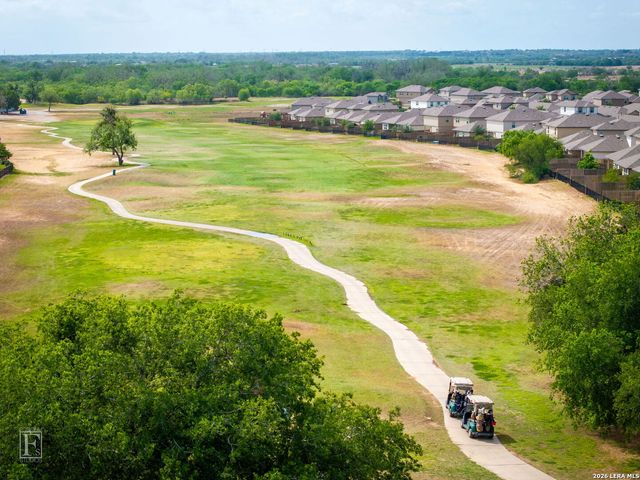 117 Fairway, Floresville, TX 78114