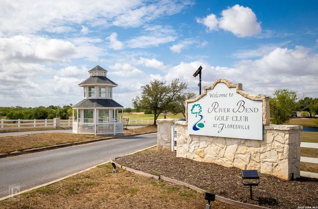 117 Fairway, Floresville, TX 78114