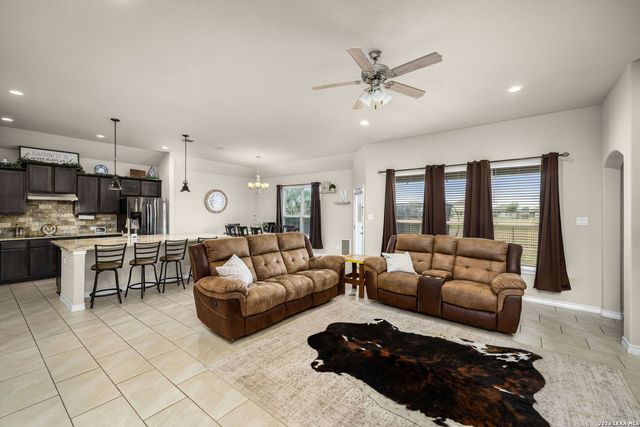 117 Fairway, Floresville, TX 78114