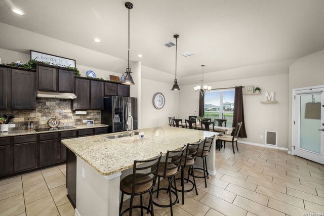 117 Fairway, Floresville, TX 78114