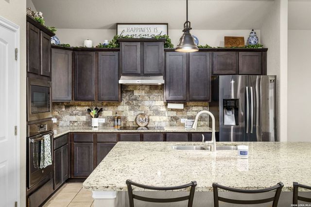 117 Fairway, Floresville, TX 78114
