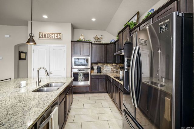 117 Fairway, Floresville, TX 78114