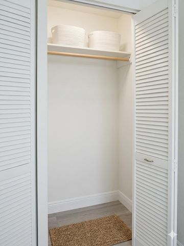 1527 NW 63rd Street, Miami, FL 33147