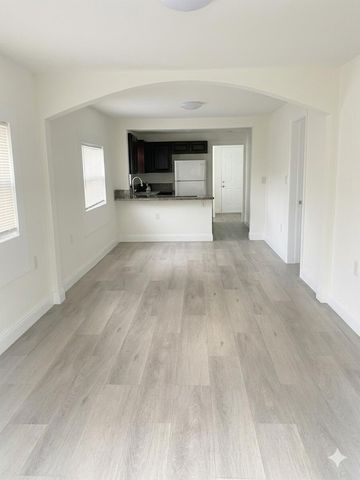 1527 NW 63rd Street, Miami, FL 33147