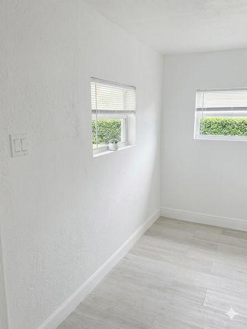 1527 NW 63rd Street, Miami, FL 33147