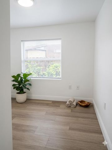 1527 NW 63rd Street, Miami, FL 33147