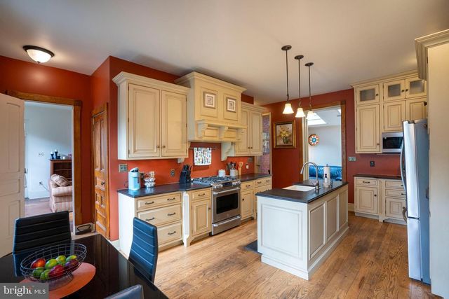 140 E LINN ST, Bellefonte, PA 16823