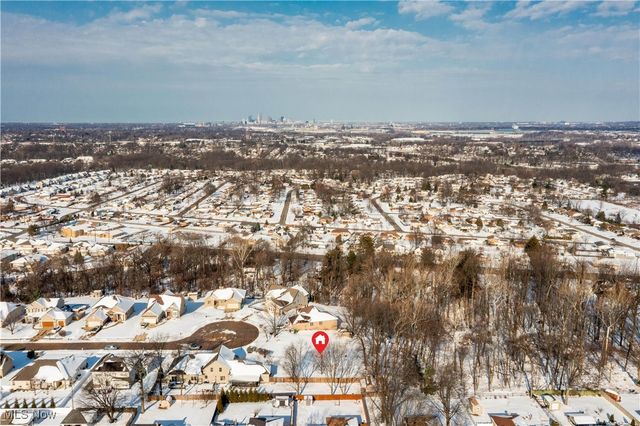 872 E Dawnwood Drive, Seven Hills, OH 44131