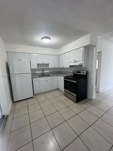 6901 Thomas Street, Hollywood, FL 33024