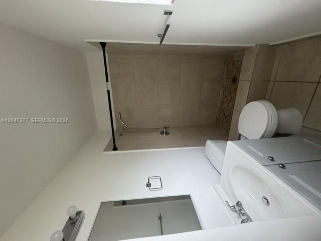 6901 Thomas Street, Hollywood, FL 33024