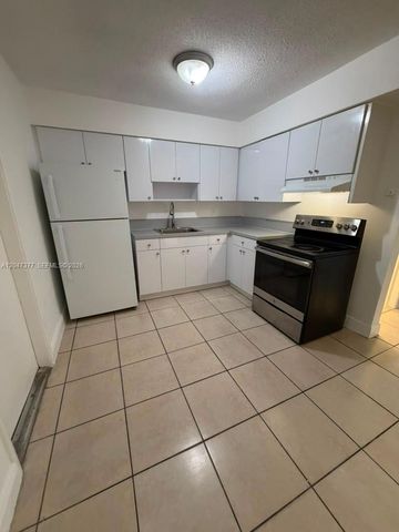 6901 Thomas Street, Hollywood, FL 33024