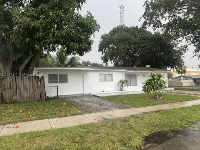6901 Thomas Street, Hollywood, FL 33024