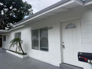 6901 Thomas Street, Hollywood, FL 33024
