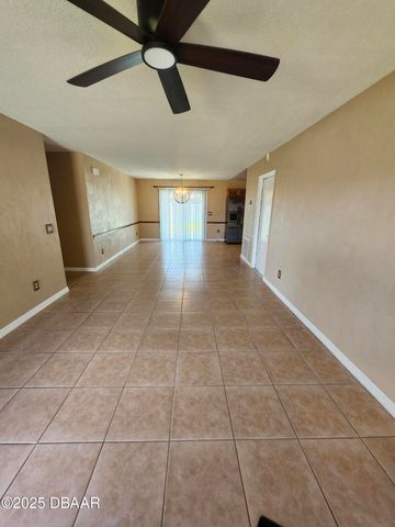 812 S Kottle Circle S, Daytona Beach, FL 32114