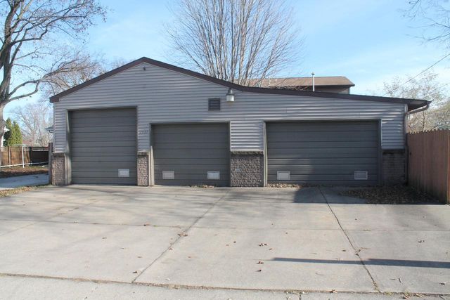 2027 Charles STREET, La Crosse, WI 54603