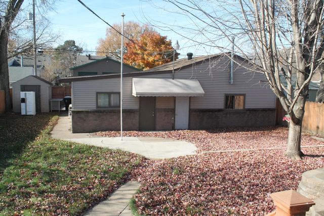 2027 Charles STREET, La Crosse, WI 54603