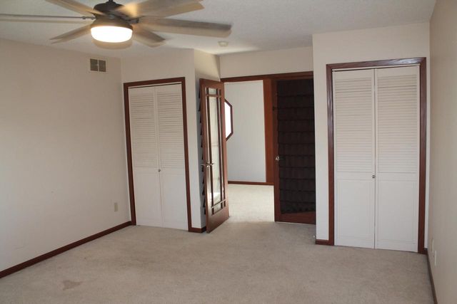 2027 Charles STREET, La Crosse, WI 54603