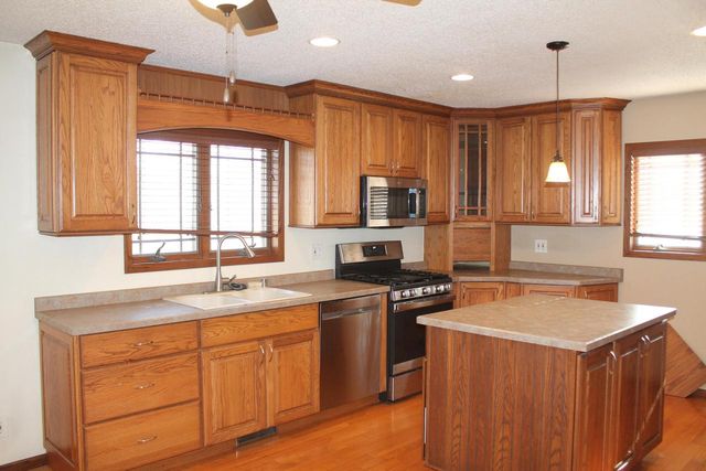 2027 Charles STREET, La Crosse, WI 54603