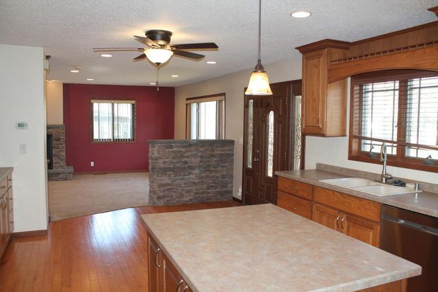 2027 Charles STREET, La Crosse, WI 54603