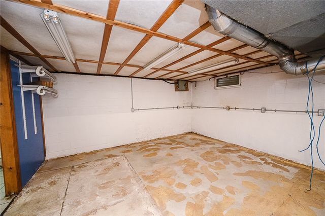 228 Harrison Ave, Robinson, PA 15949