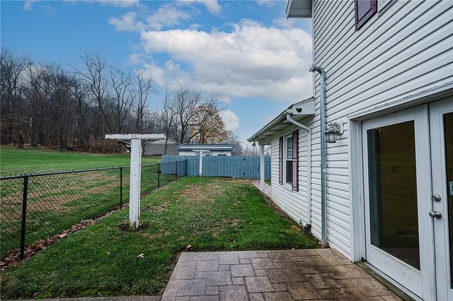 228 Harrison Ave, Robinson, PA 15949