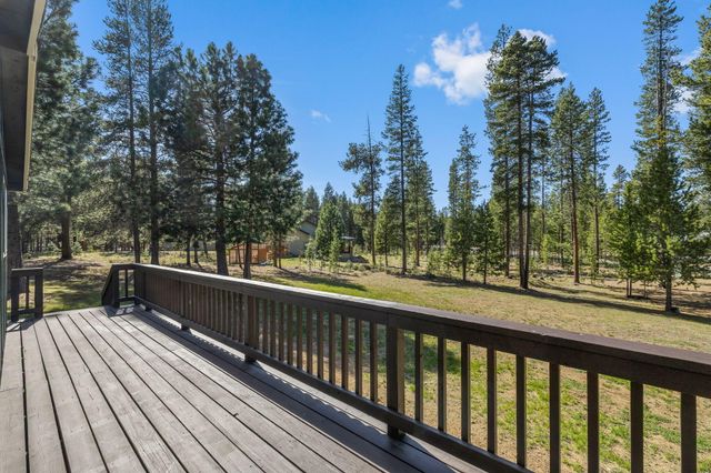 15003 E River Loop Drive, Bend, OR 97707