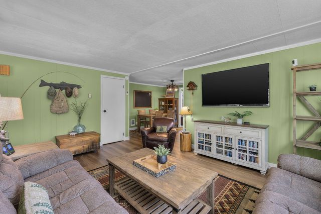 15003 E River Loop Drive, Bend, OR 97707